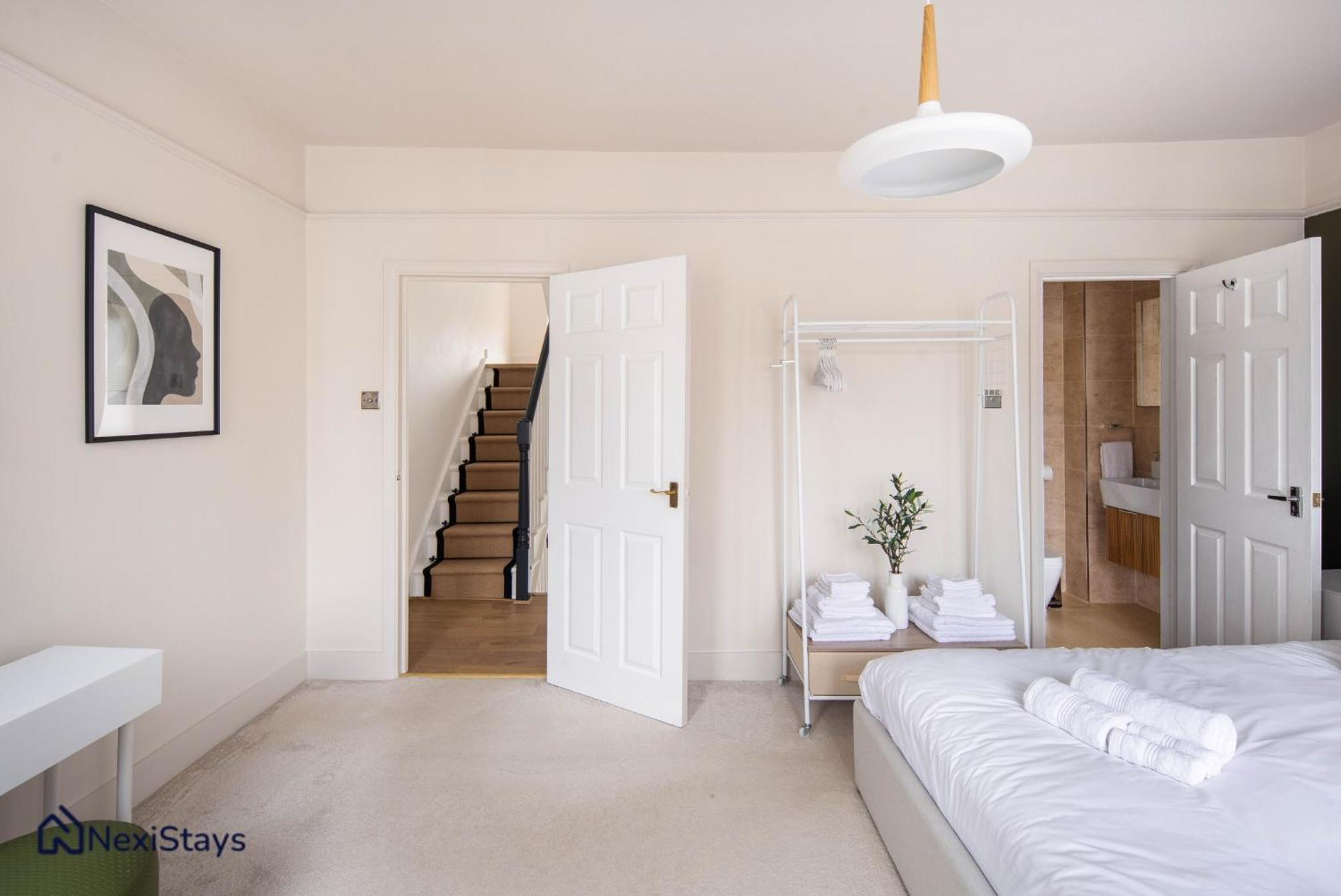 10 Mins Walk To The Oval, The Kennington Retreat Apartment London Bagian luar foto